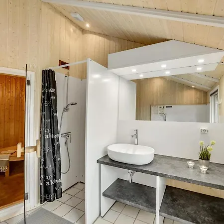 Nice Home In Hvide Sande With Sauna * Bjerregård